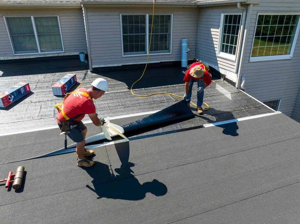 GAF Liberty Cap Sheet 3.28-ft W x 34-ft L, 100-sq ft, Black Self-Adhering Roll Roofing - Image 4
