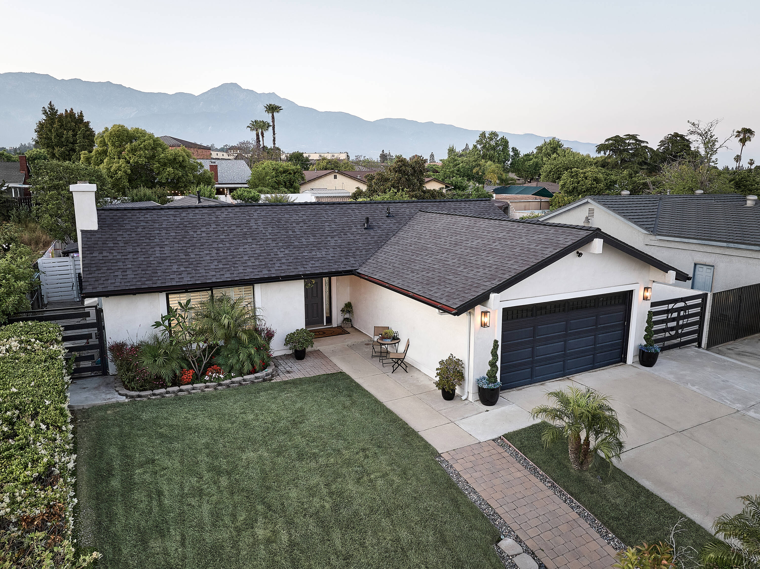 GAF Timberline HDZ Reflector Series RS Sandalwood Algae-Resistant Architectural Asphalt Roof Shingles, 33.33-sq ft per Bundle - Image 2