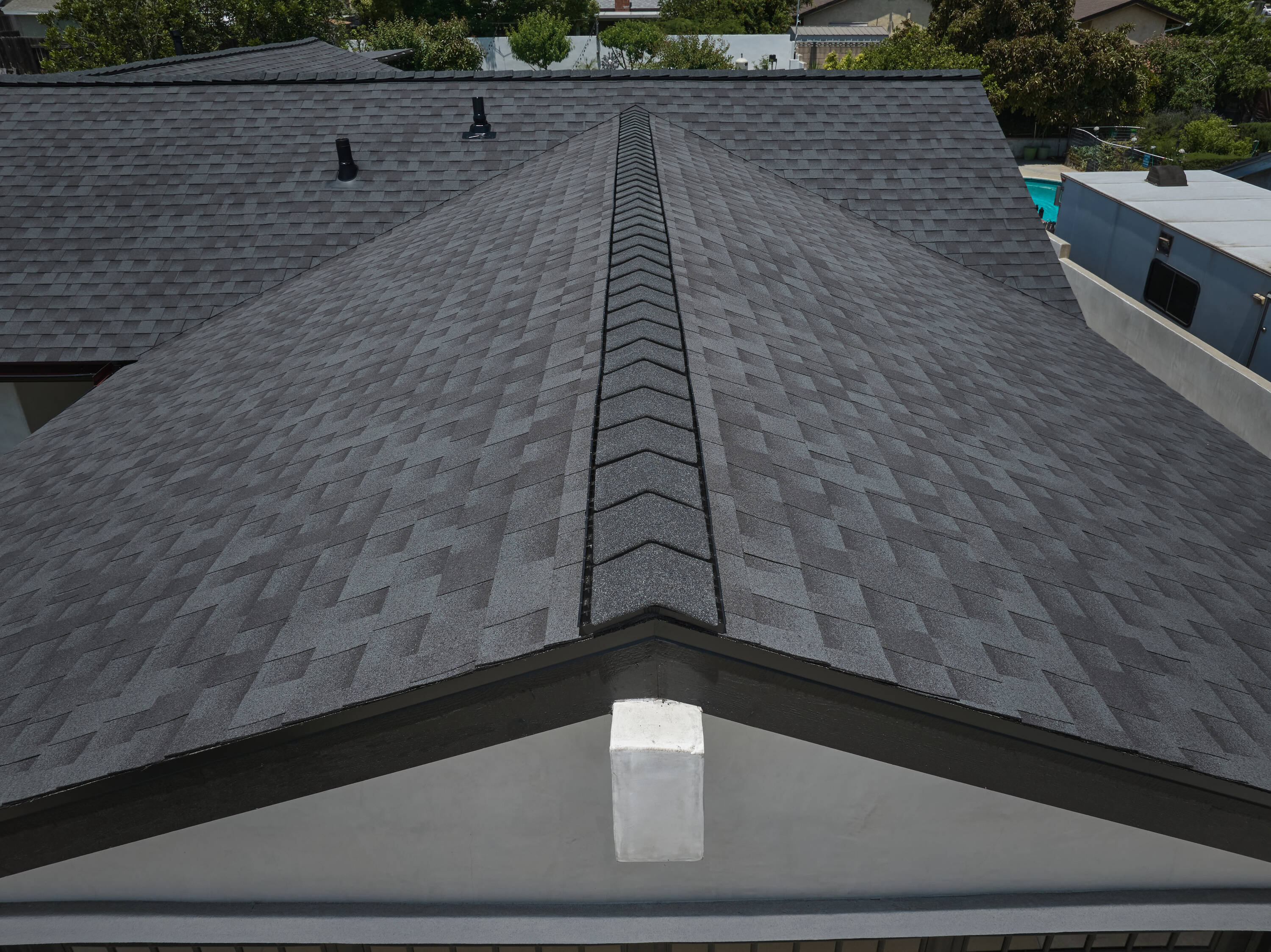 GAF Timberline HDZ Reflector Series RS Sandalwood Algae-Resistant Architectural Asphalt Roof Shingles, 33.33-sq ft per Bundle - Image 4