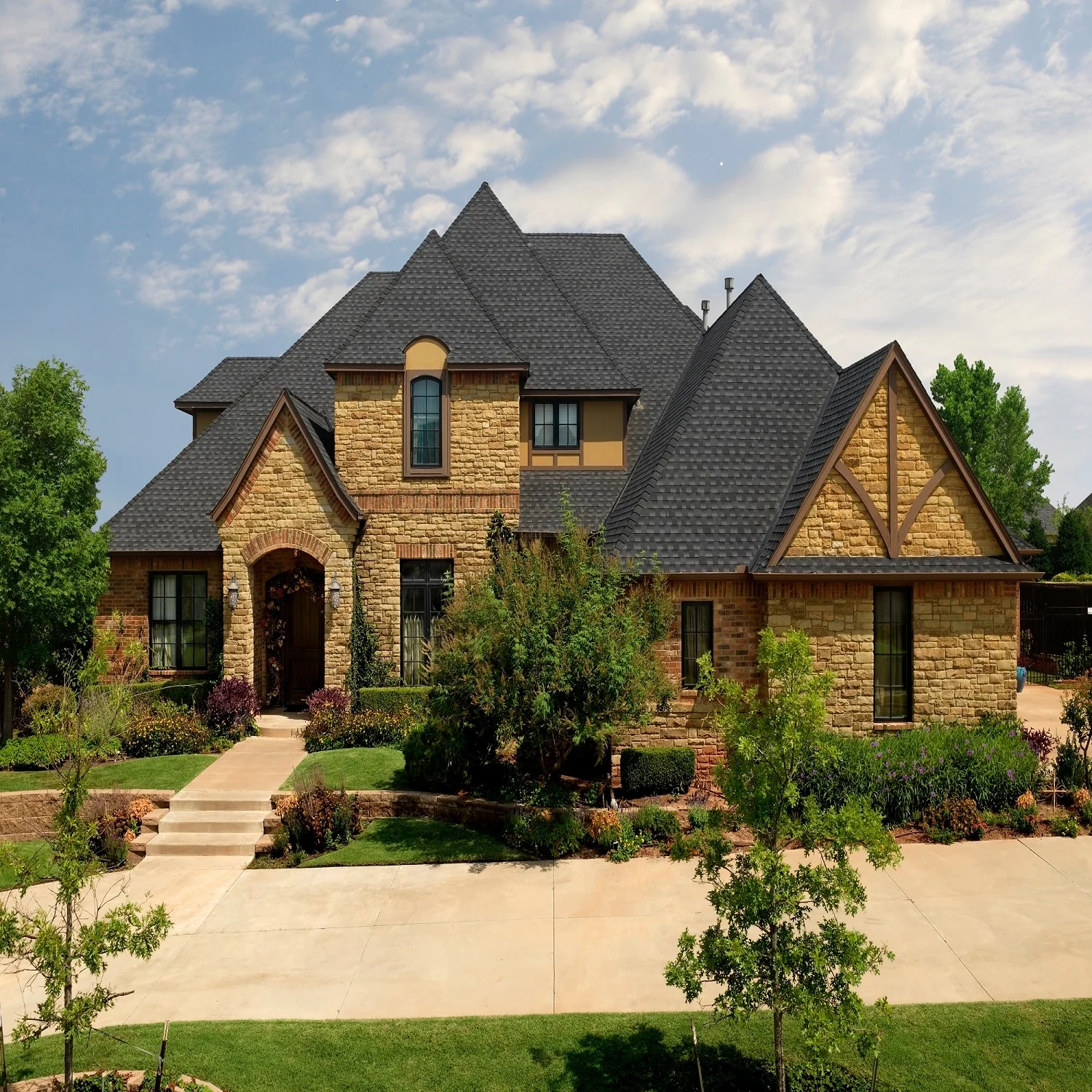 GAF Timberline Ultra HD (UHDZ) Charcoal Architectural Asphalt Roof Shingles, 25 sq ft per Bundle (4 Bundles per Square) - Image 6