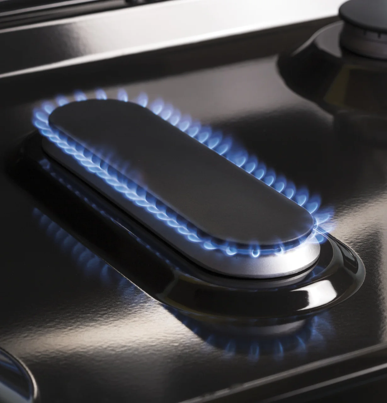 GE 30 in. 5.0 cu. ft. Gas Range in Stainless Steel - Image 6