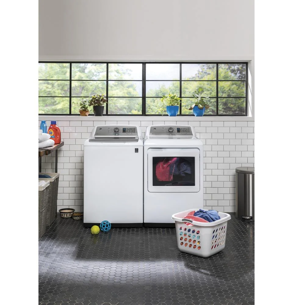 GE 7.4-cu ft Steam Cycle Gas Dryer, Reversible Side-Swing Door, White, ENERGY STAR - Image 7