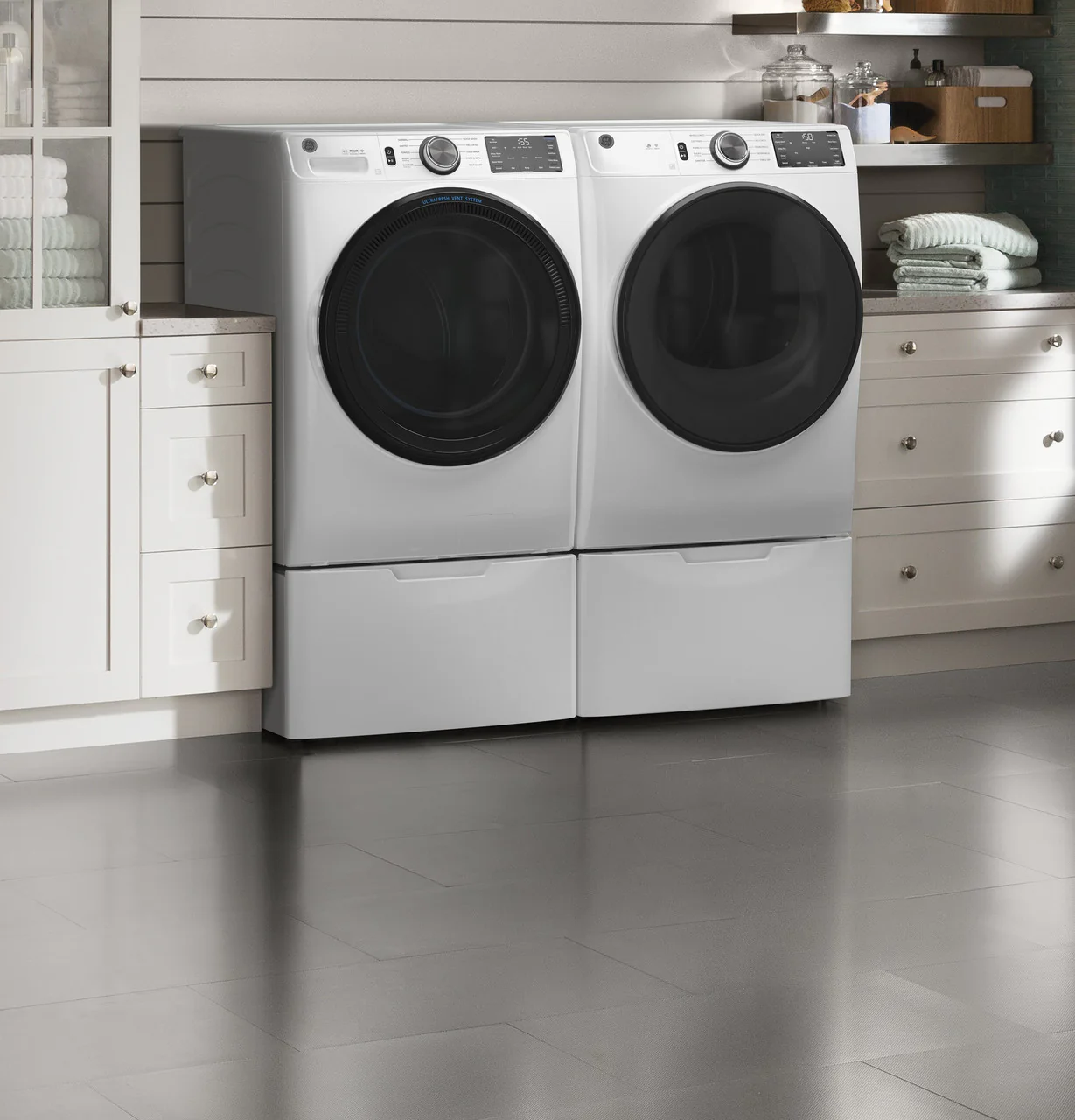 GE 7.8 cu. ft. Smart 240-Volt White Stackable Electric Vented Dryer with Sanitize Cycle, ENERGY STAR - Image 6