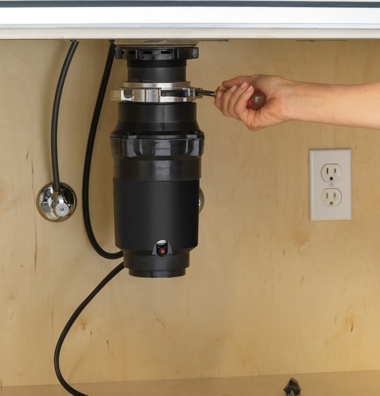 GE DISPOSALL 1/3-HP Continuous Feed Garbage Disposer, Corded (GFC325N) - Image 4