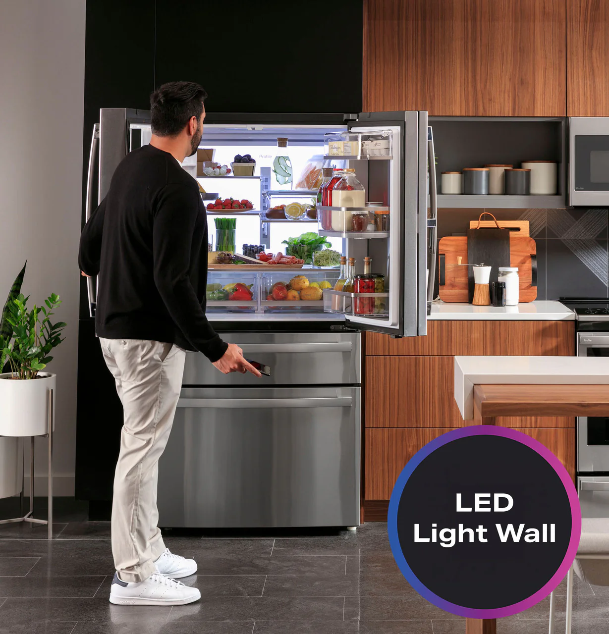 GE Profile 27.9 cu. ft. Smart 4-Door French-Door Refrigerator with Door-in-Door, Hands-Free AutoFill, Fingerprint Resistant Stainless Steel - Image 7