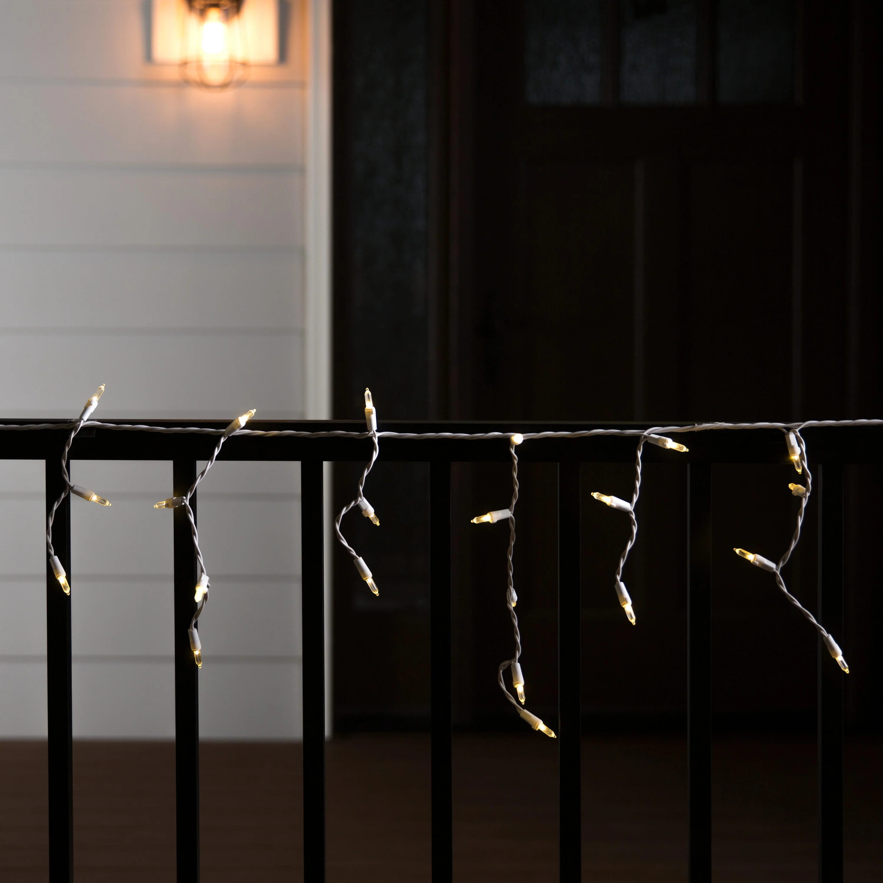 GE StayBright 100-Count Constant White Mini LED Plug-In Christmas Icicle Lights - Image 3
