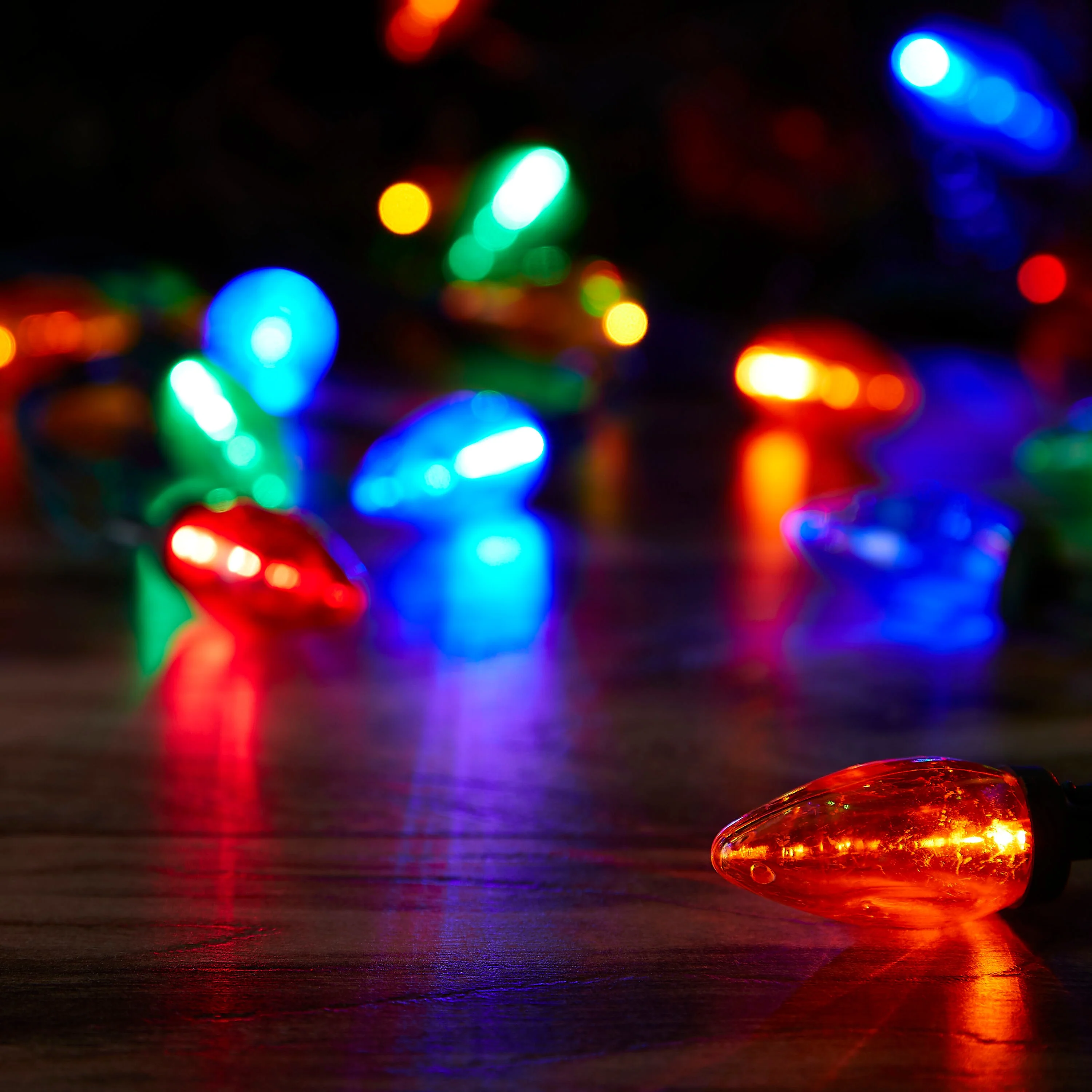 GE StayBright 25-Count 12-ft Multicolor LED Plug-In Christmas String Lights - Image 6