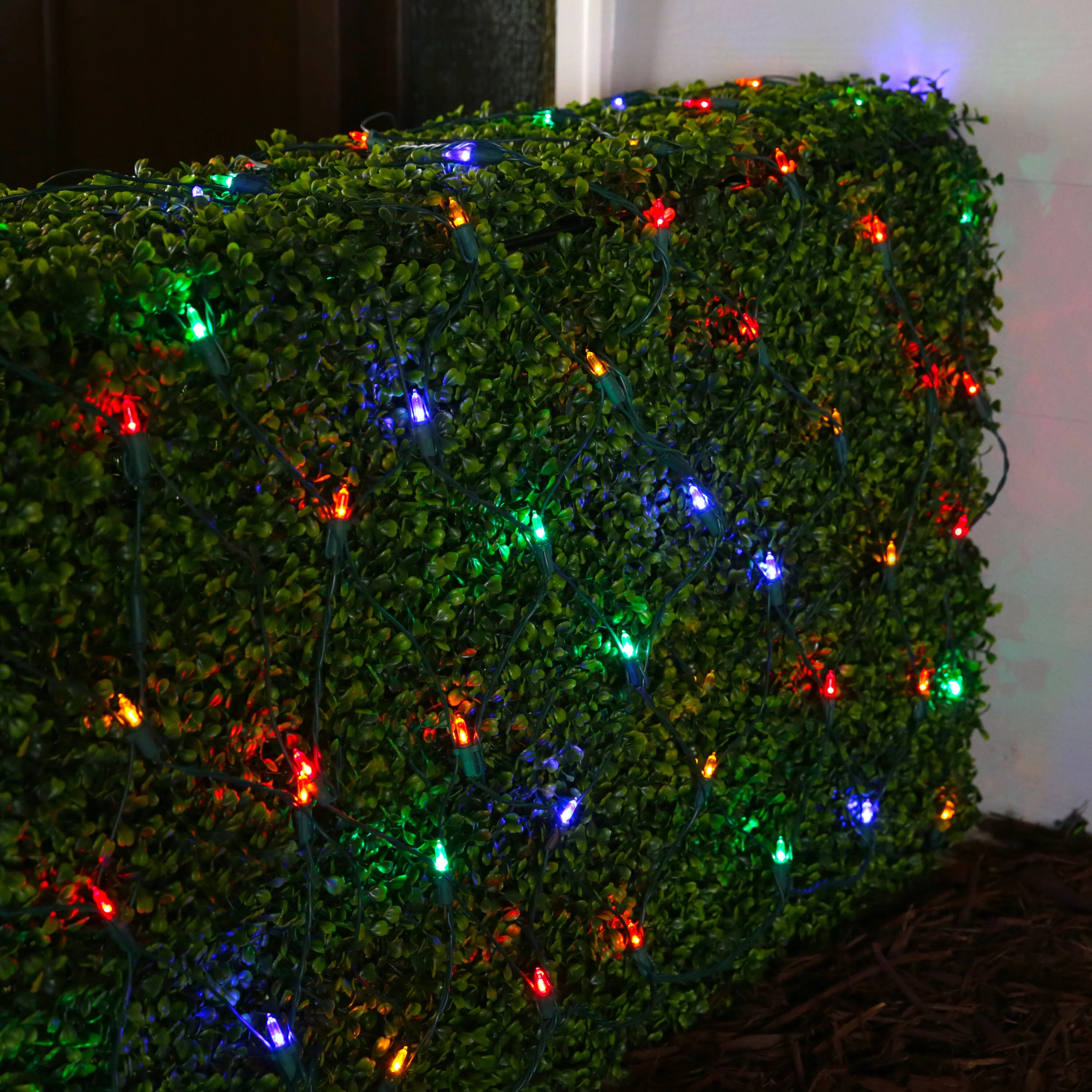 GE StayBright 5-ft x 4-ft Constant Multicolor LED Mini Plug-In Christmas Net Lights, 100-Count - Image 2