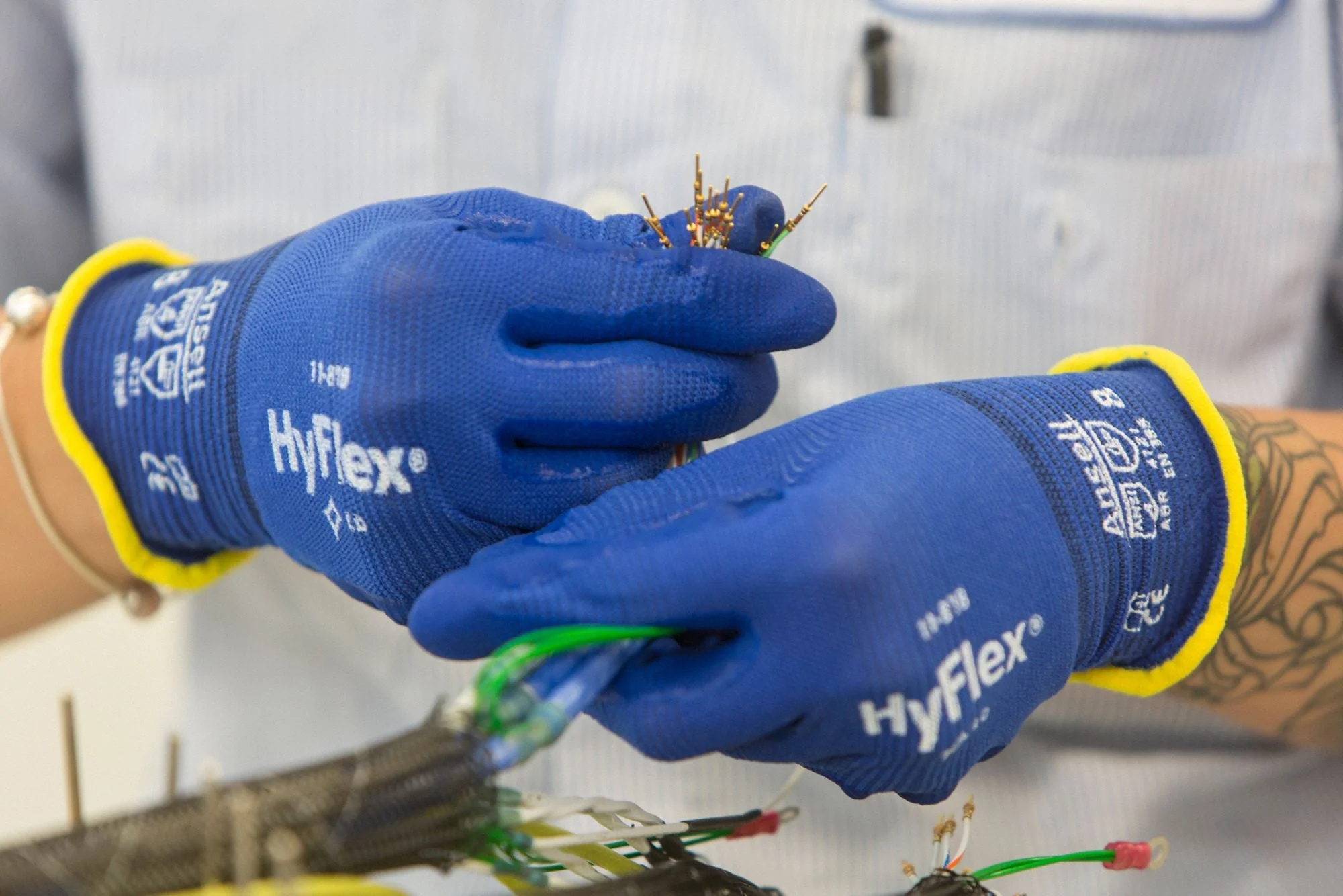 HYFLEX Foam Nitrile Coated Gloves, S, ANSI Level 4, Blue - Image 6