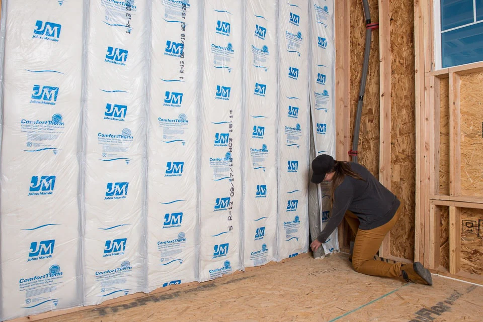 JM (Johns Manville) ComfortTherm R-19 Encapsulated Fiberglass Batt Insulation, 15 in x 93 in (87.18 sq ft) - Image 6