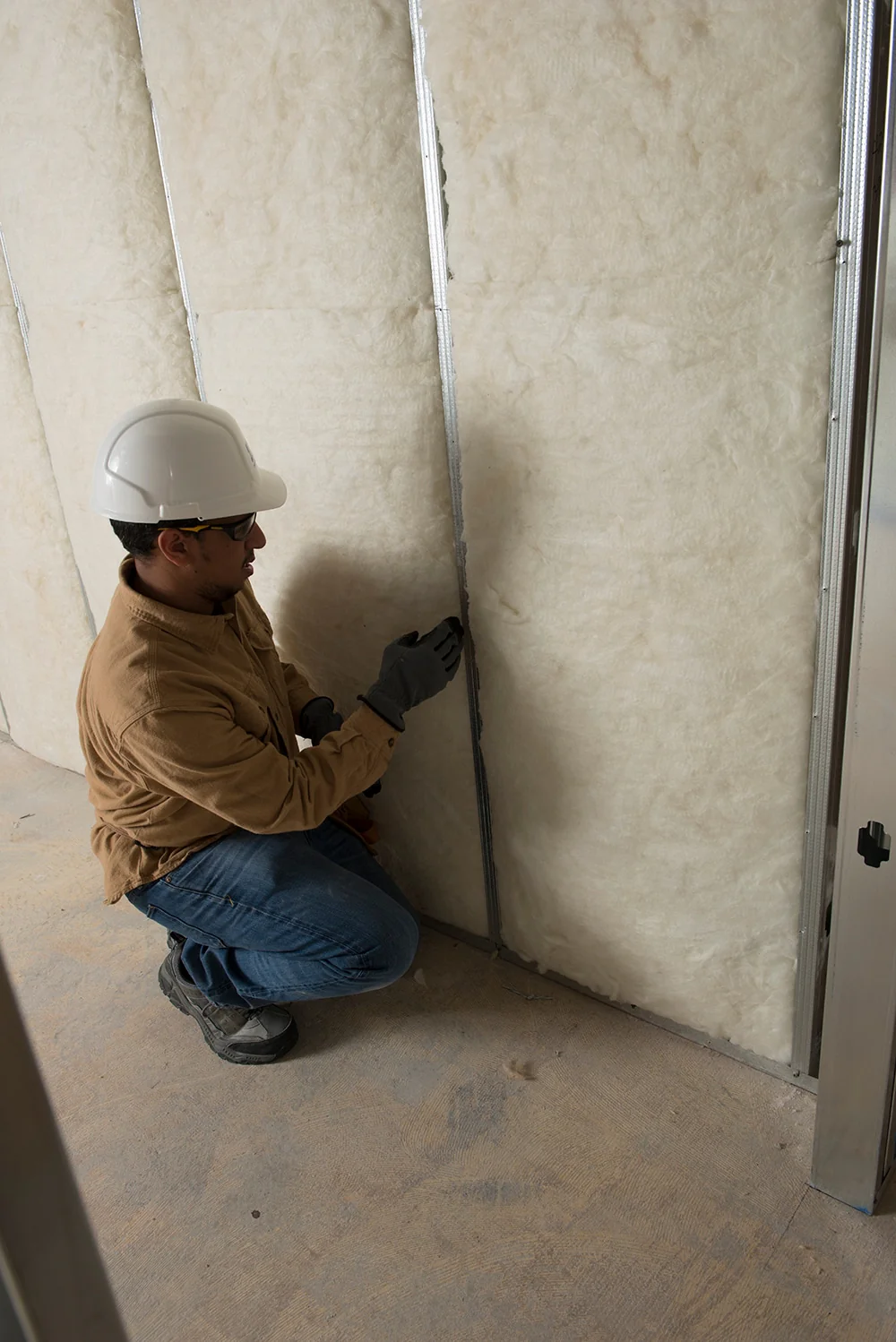 JM R-11 Unfaced Fiberglass Batt Insulation for Steel Studs, 16 in x 96 in x 3-5/8 in, 170.66 sq ft - Image 4