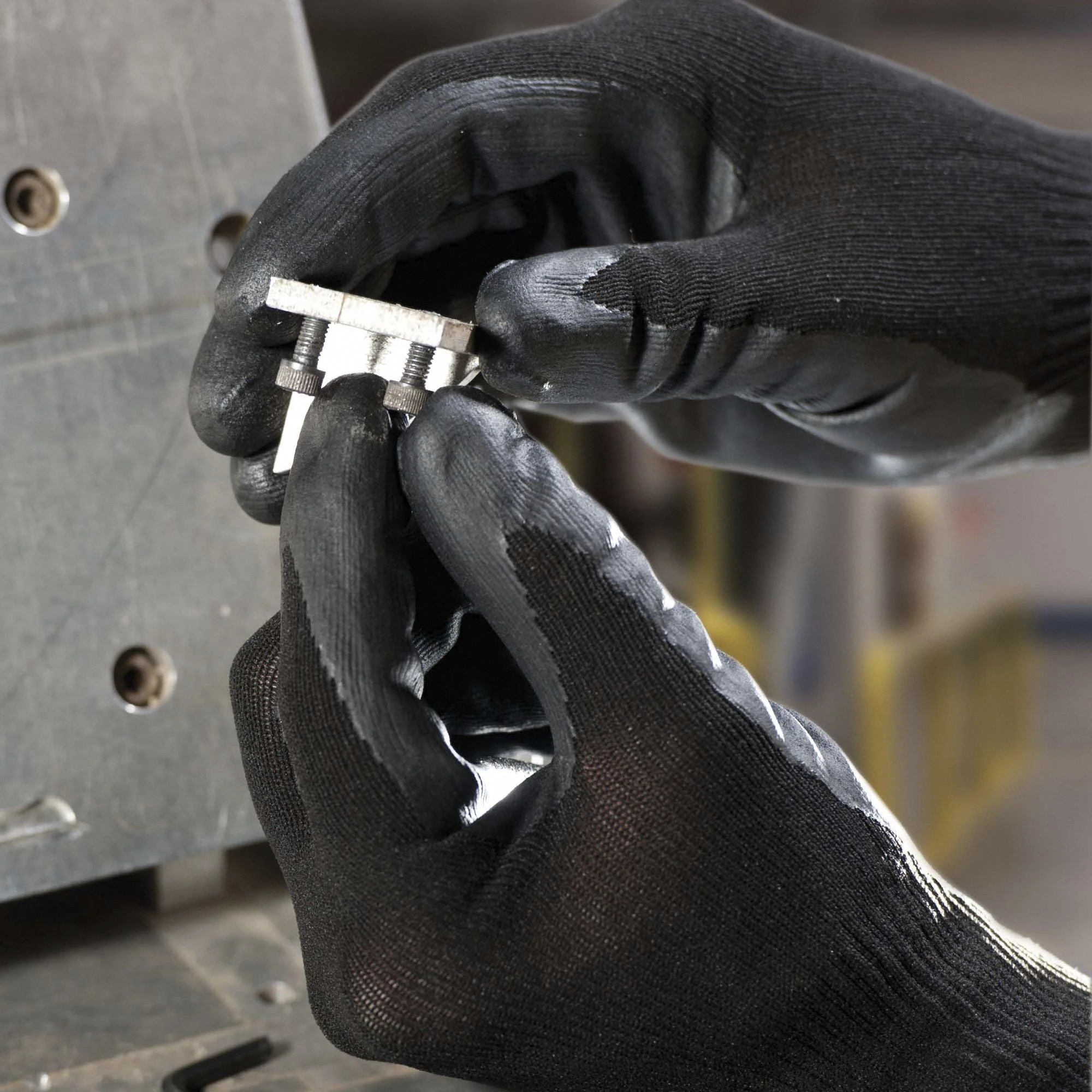 KLEENGUARD G40 XS Black Coated Gloves - ANSI Abrasion Level 3 - Image 5
