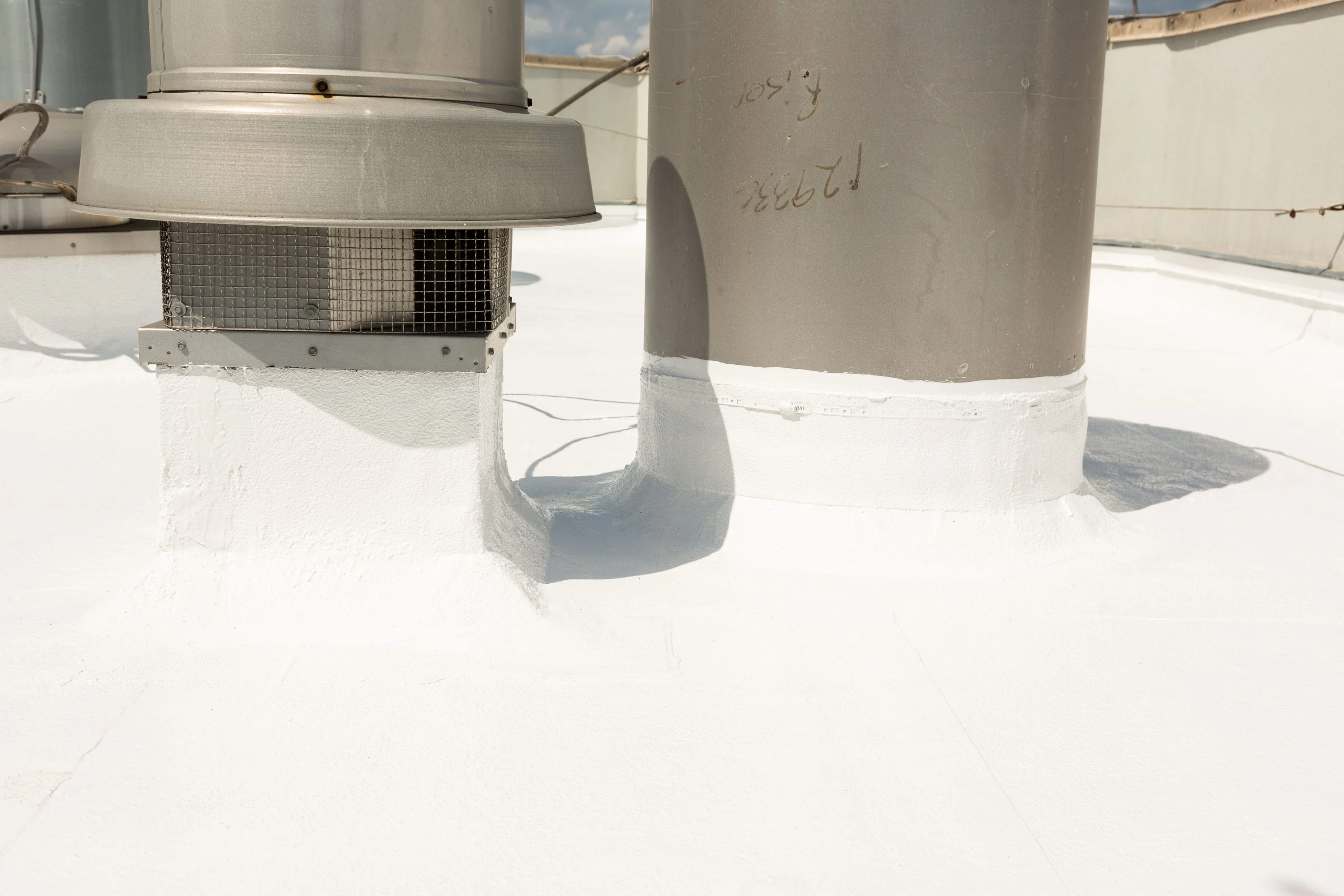 Kool Seal 4.75-Gallon White Premium Elastomeric Reflective Roof Coating, 10-Year Limited Warranty - Image 3