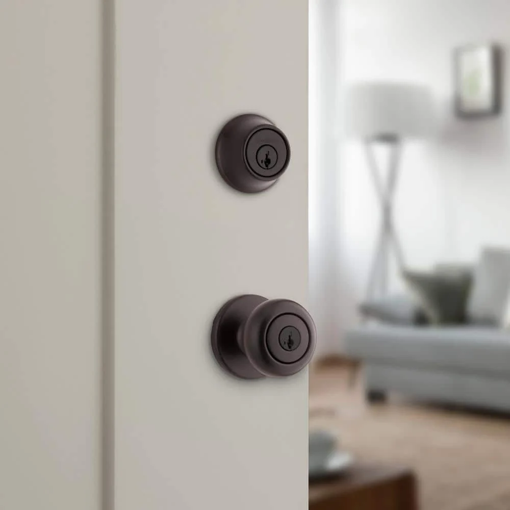 Kwikset Cove Venetian Bronze Entry Door Knob and Single Cylinder Deadbolt Combo Pack with SmartKey - Image 2