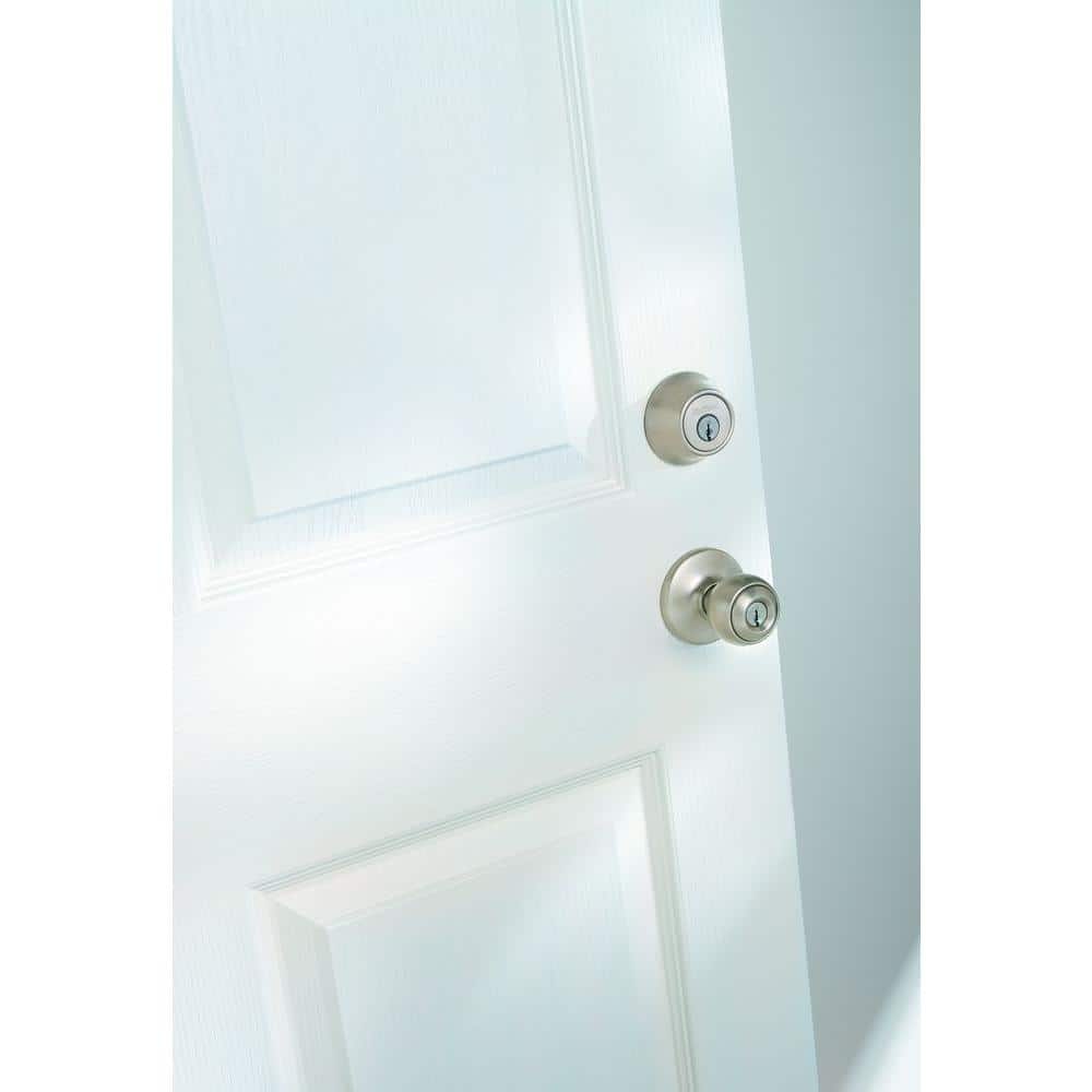 Kwikset Polo Satin Nickel Entry Door Knob & Single Cylinder Deadbolt Combo Pack with Microban Antimicrobial Technology - Image 4