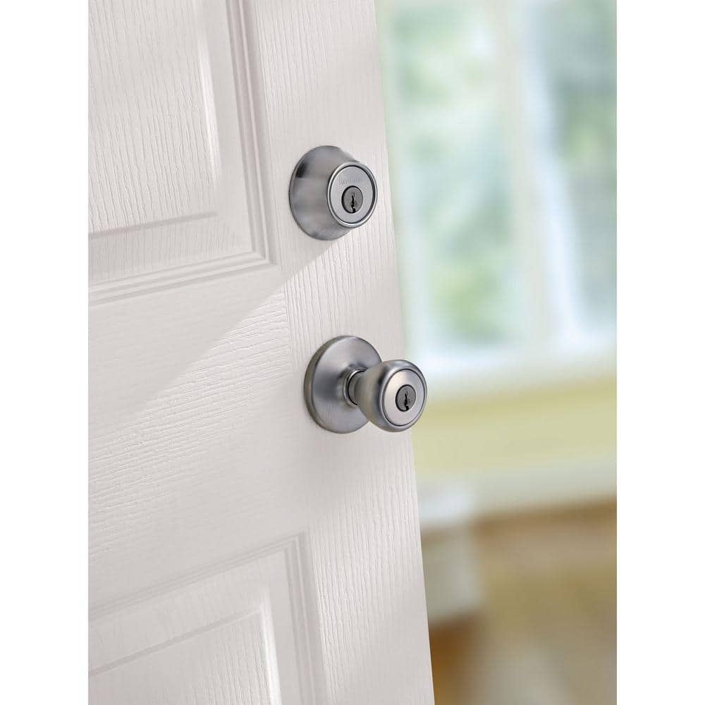 Kwikset Tylo Satin Chrome Entry Door Knob and Single Cylinder Deadbolt Combo Pack - Image 6