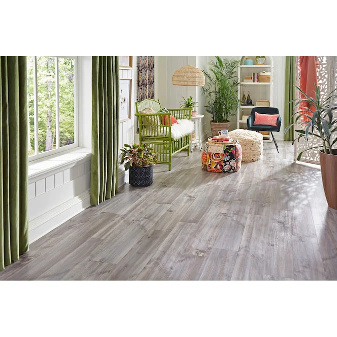 Style Selections Ash Maple 7-mm T x 7-in W x 50-in L Wood Plank Laminate Flooring (26.8-sq ft / Carton) - Image 4