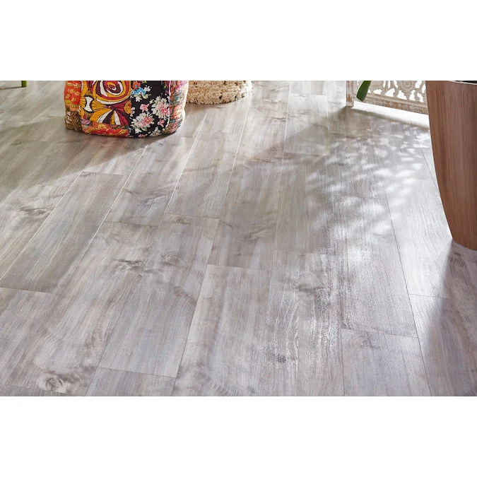 Style Selections Ash Maple 7-mm T x 7-in W x 50-in L Wood Plank Laminate Flooring (26.8-sq ft / Carton) - Image 7