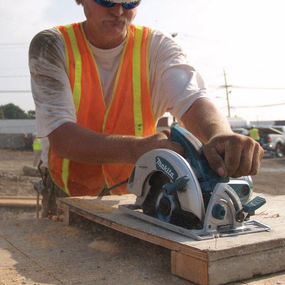 Makita 15 Amp 7-1/4 in. Corded Lightweight Magnesium Circular Saw with LED Light, Dust Blower, 24T Carbide blade, Hard Case - Image 7