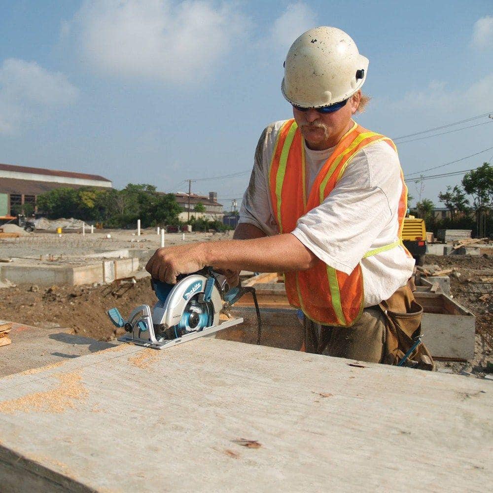 Makita 15 Amp 7-1/4 in. Corded Lightweight Magnesium Hypoid Circular Saw with built in fan and 24T Carbide blade - Image 11