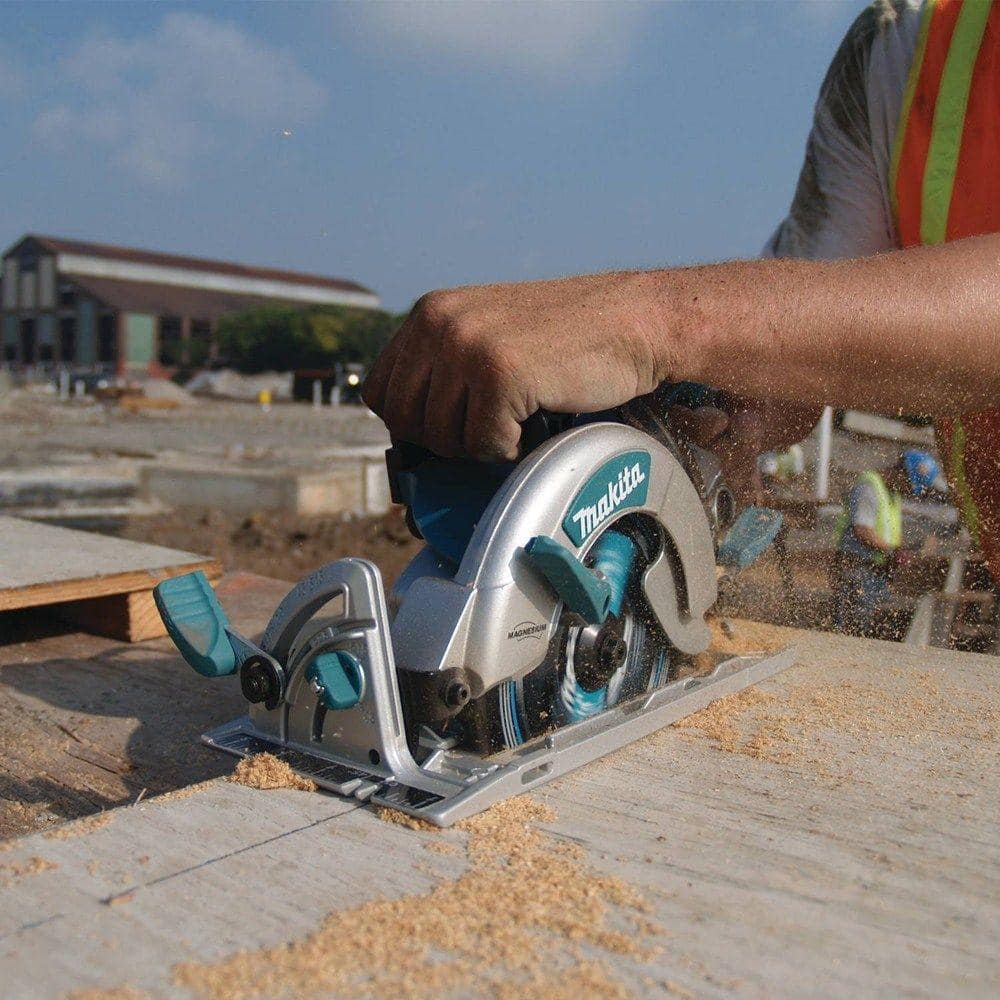 Makita 15 Amp 7-1/4 in. Corded Lightweight Magnesium Hypoid Circular Saw with built in fan and 24T Carbide blade - Image 7