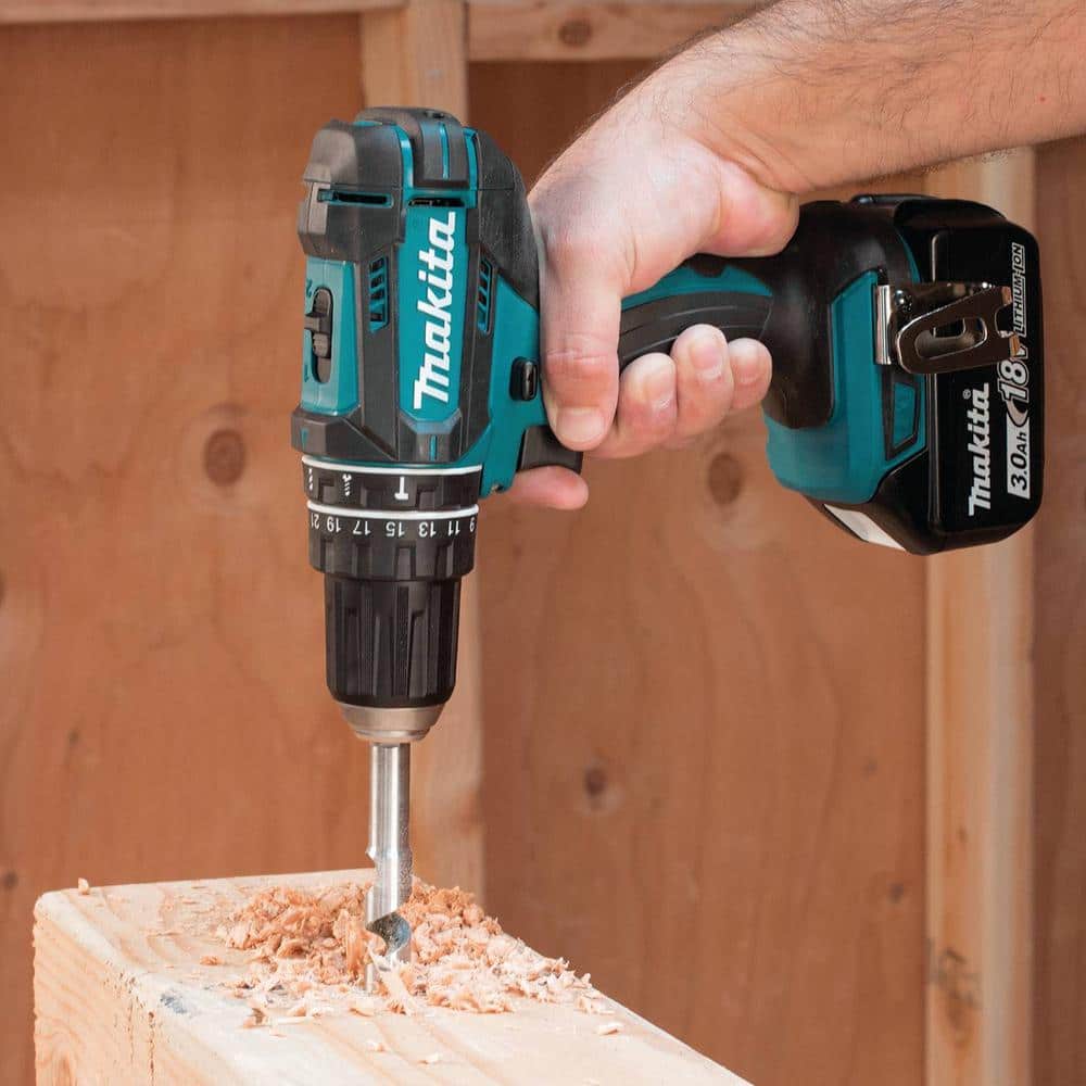 Makita 18V 3.0Ah LXT Lithium‑Ion Cordless Combo Kit (7‑Piece) – XT704 - Image 4