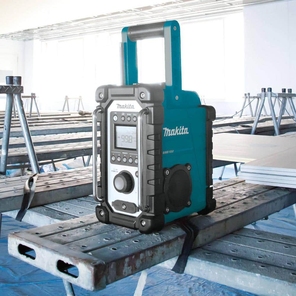 Makita 18V 3.0Ah LXT Lithium‑Ion Cordless Combo Kit (7‑Piece) – XT704 - Image 6
