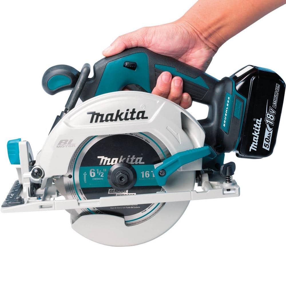 Makita 18V 5.0Ah LXT Lithium‑Ion Brushless Cordless 6-1/2 in. Circular Saw Kit (XSH03T) - Image 8