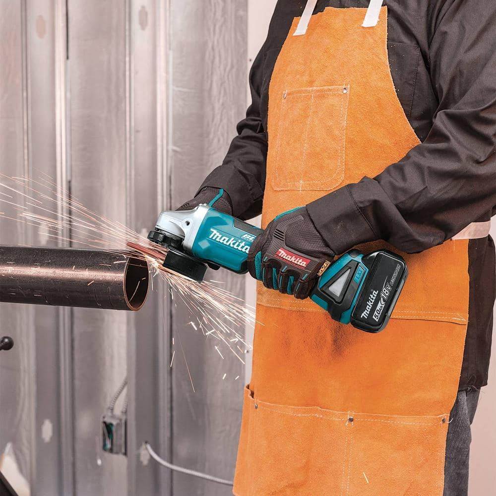 Makita 18V LXT Brushless 4-1/2 in./5 in. Paddle Switch Cut-Off/Angle Grinder Kit with Bonus 18V LXT LED Flashlight - Image 7