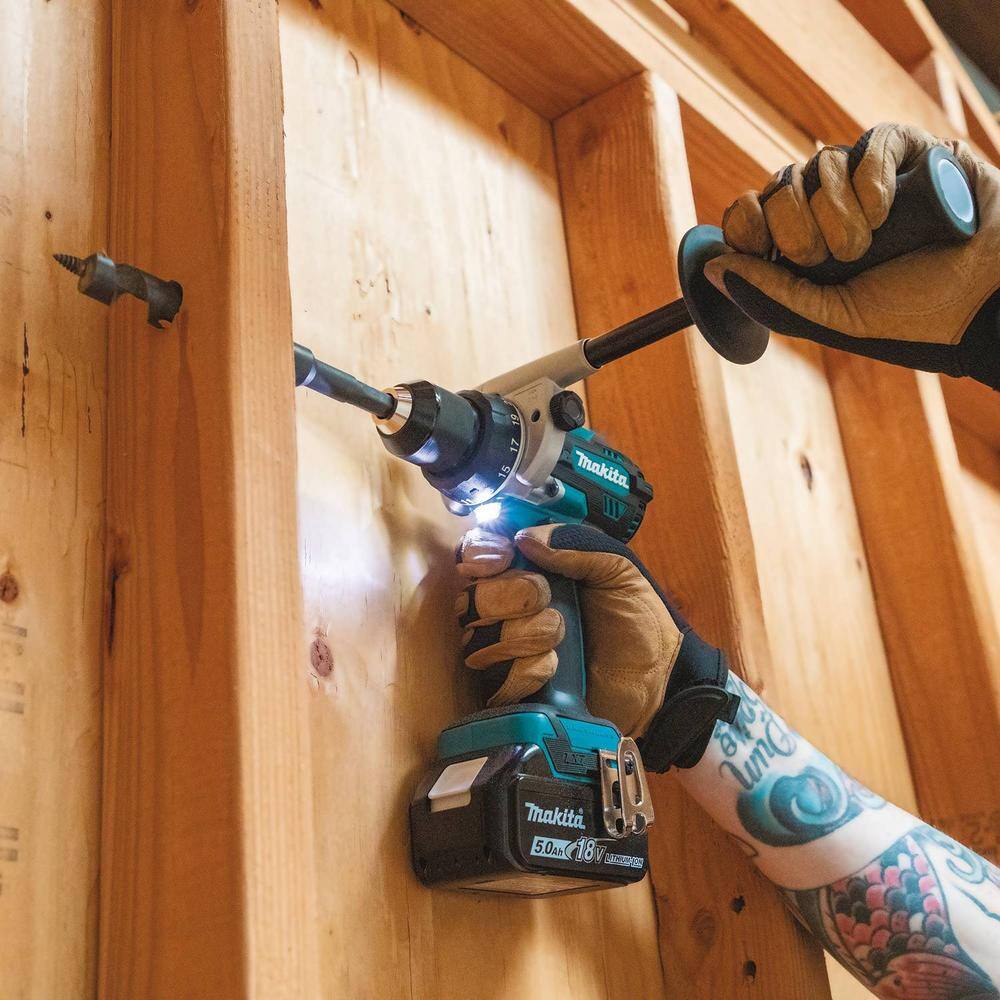 Makita 18V LXT Brushless 7‑Piece Cordless Combo Kit with 2x 5.0Ah Batteries, Dual‑Port Charger, Bag (XT707PT) - Image 3