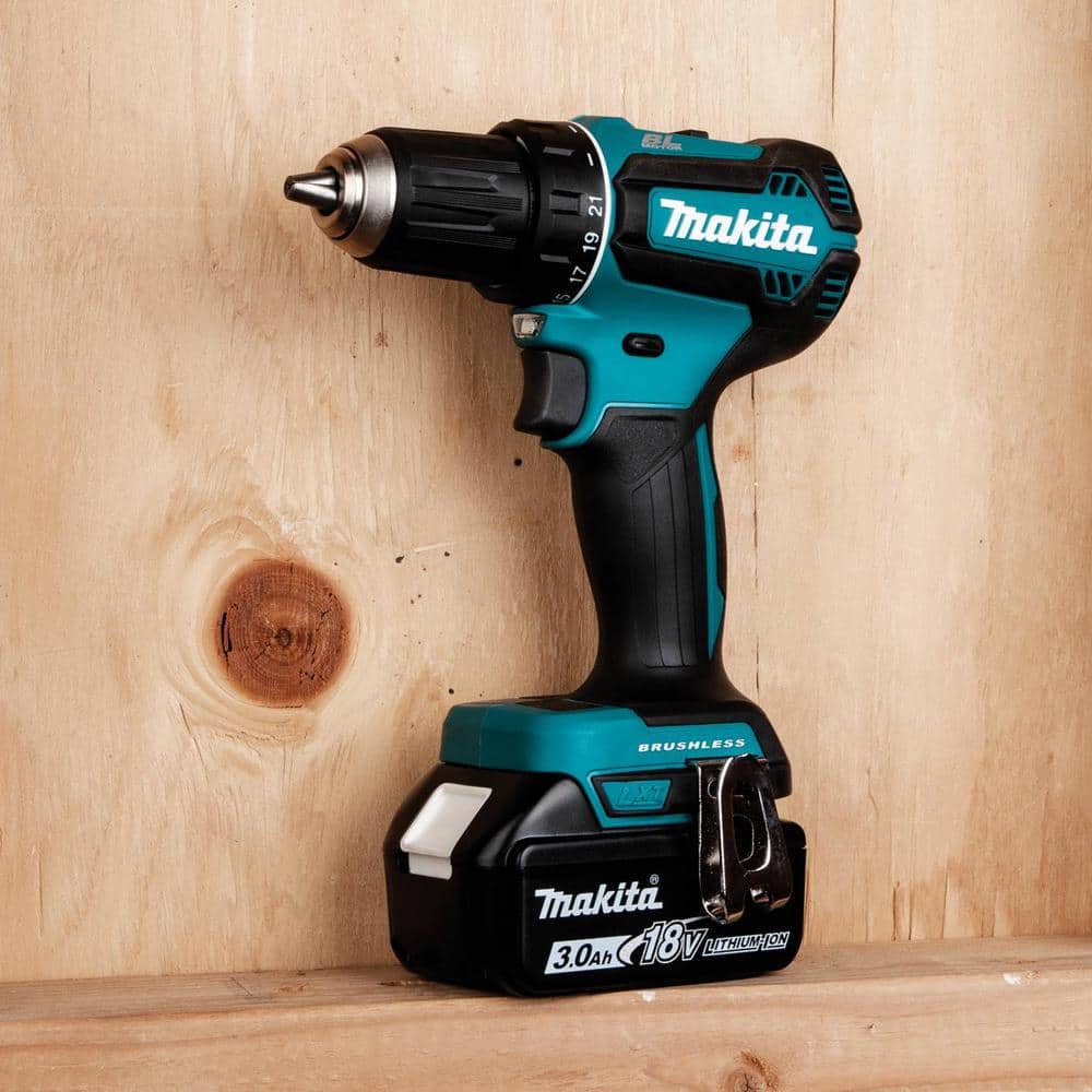 Makita 18V LXT Lithium‑Ion Brushless Cordless 2‑Piece Combo Kit with (2) 3.0Ah Batteries, Driver‑Drill & Impact Driver (XT281S) - Image 4