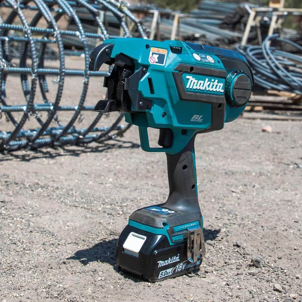 Makita 18V LXT Lithium-Ion Brushless Cordless Rebar Tying Tool Kit (5.0 Ah) - Image 13