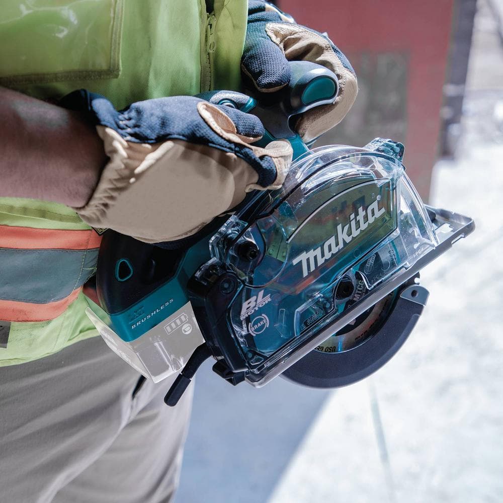 Makita 18V LXT Lithium‑Ion Cordless 5-3/8 in. Metal Cutting Saw with Electric Brake & Chip Collector (Tool‑Only) - Image 4