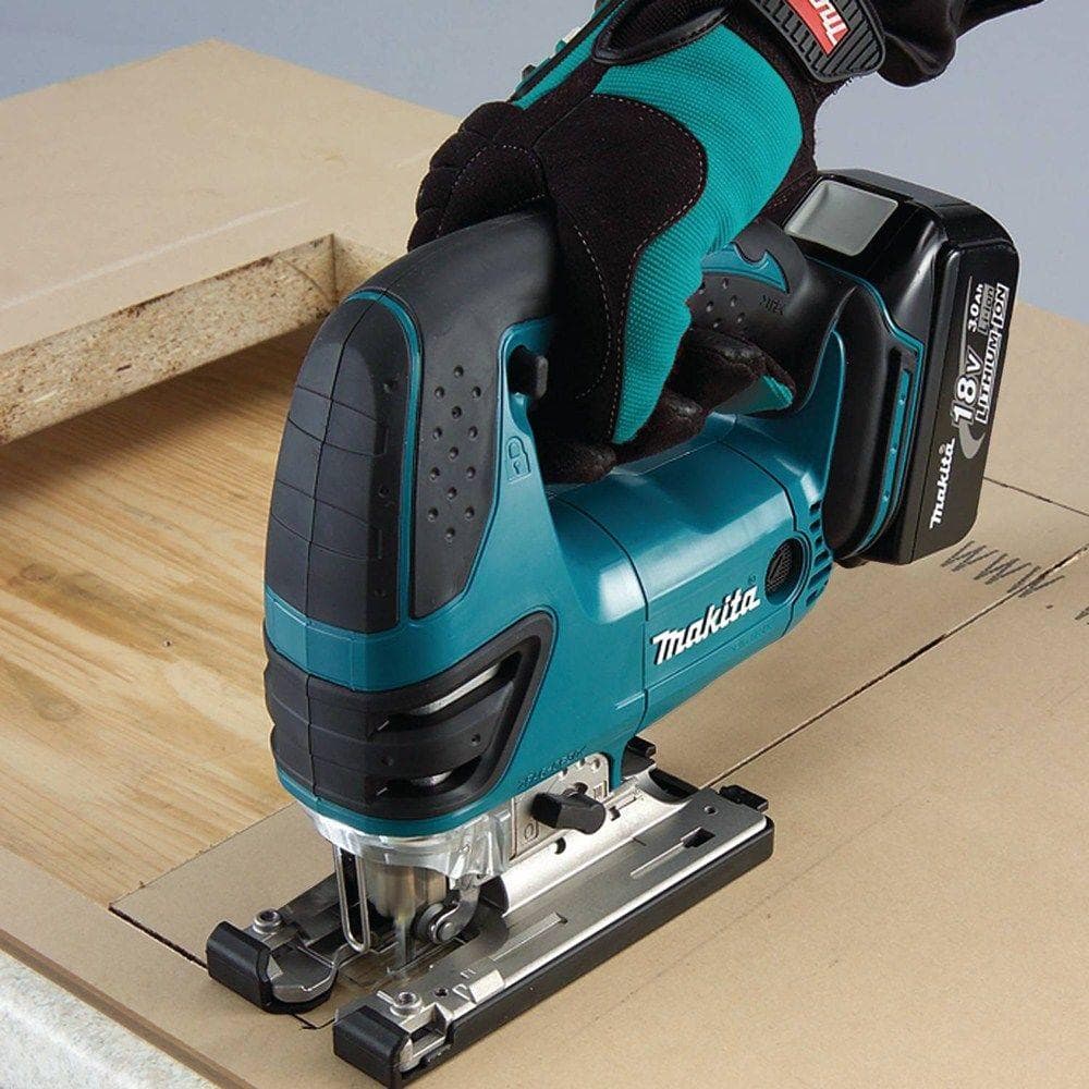 Makita 18V LXT Lithium‑Ion Cordless Jig Saw Kit (XVJ03) - Image 4