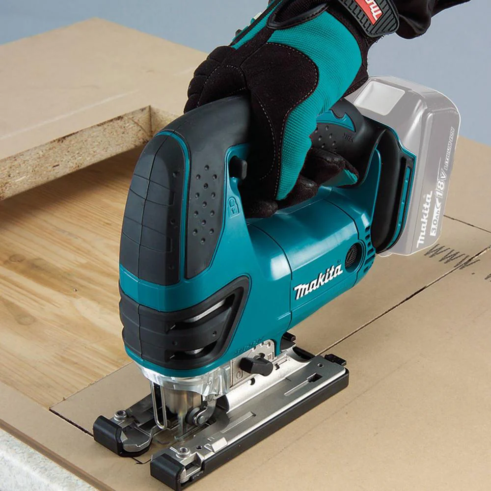 Makita 18V X2 LXT (36V) Brushless 6-1/2 in. Plunge Circular Saw Kit, 5.0Ah Batteries + Bonus 18V LXT Cordless Jigsaw - Image 3