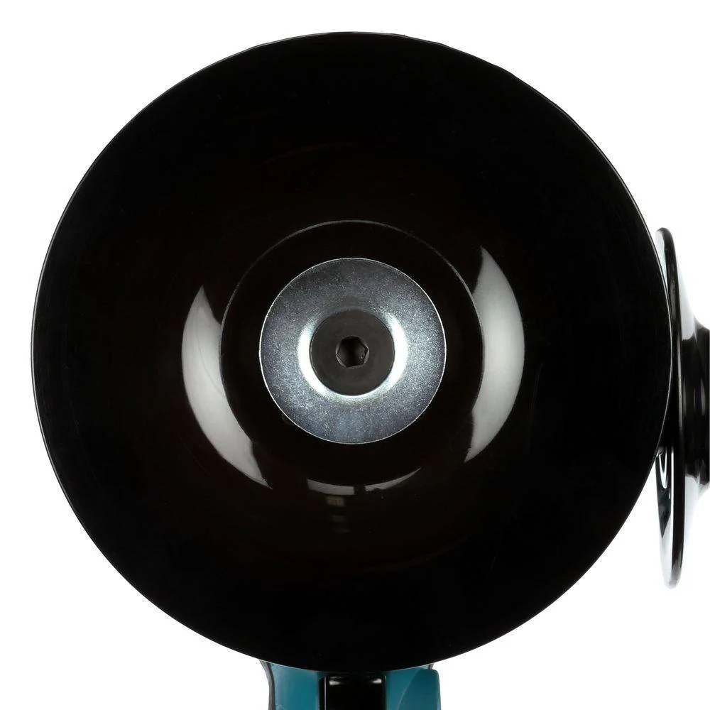 Makita 4.2 Amp 5 in. Corded Lightweight Compact Disc Sander with Disc, Pad, and Side Handle - Image 6