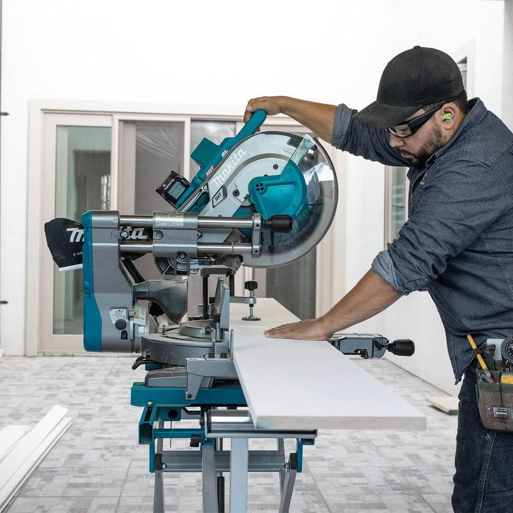 Makita 40V max XGT Brushless Cordless 12 in. Dual-Bevel Sliding Compound Miter Saw Kit, AWS Capable (4.0Ah) - Image 3