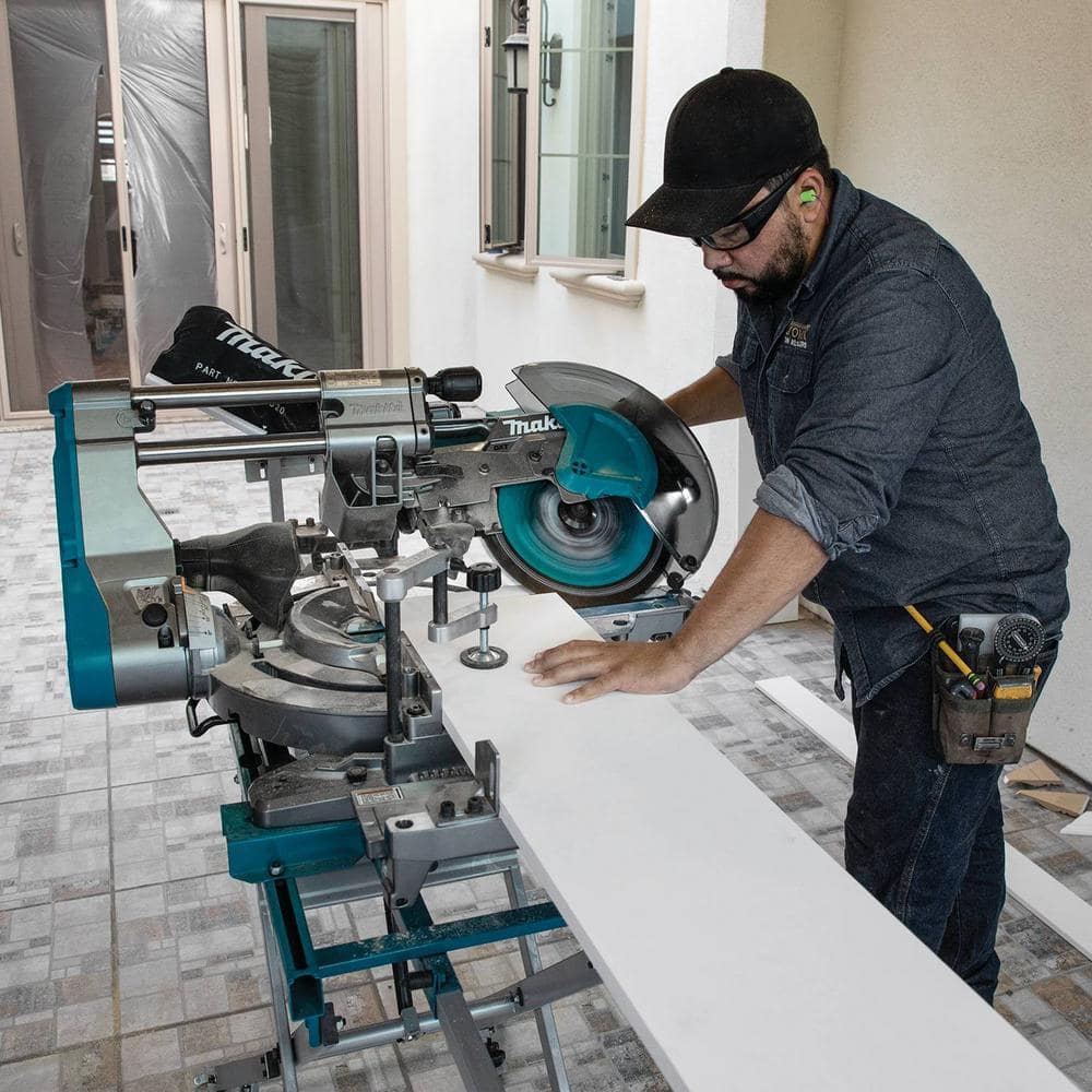 Makita 40V max XGT Brushless Cordless 12 in. Dual-Bevel Sliding Compound Miter Saw Kit, AWS Capable (4.0Ah) - Image 6