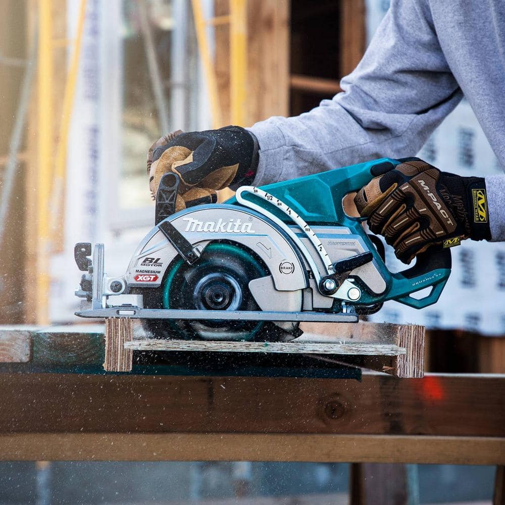 Makita 40V Max XGT Brushless Cordless Rear Handle 7-1/4 in. Circular Saw Kit (4.0 Ah) - Image 7