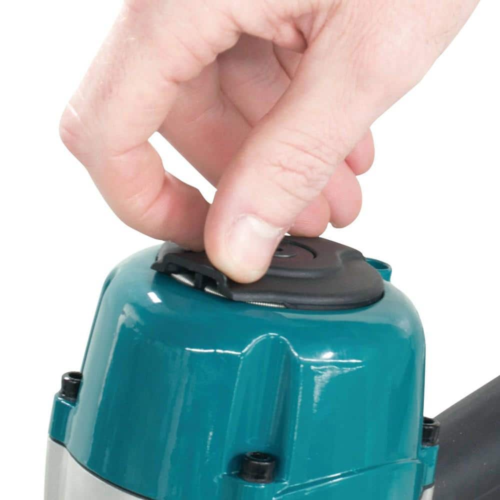 Makita Pneumatic 15-Gauge 2-1/2 in. Angled Finish Nailer, AF635 - Image 8