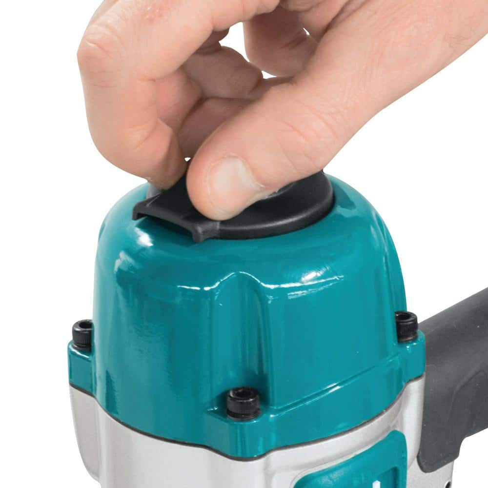 Makita Pneumatic 16-Gauge 2-1/2 in. Straight Finish Nailer (AF601) - Image 5