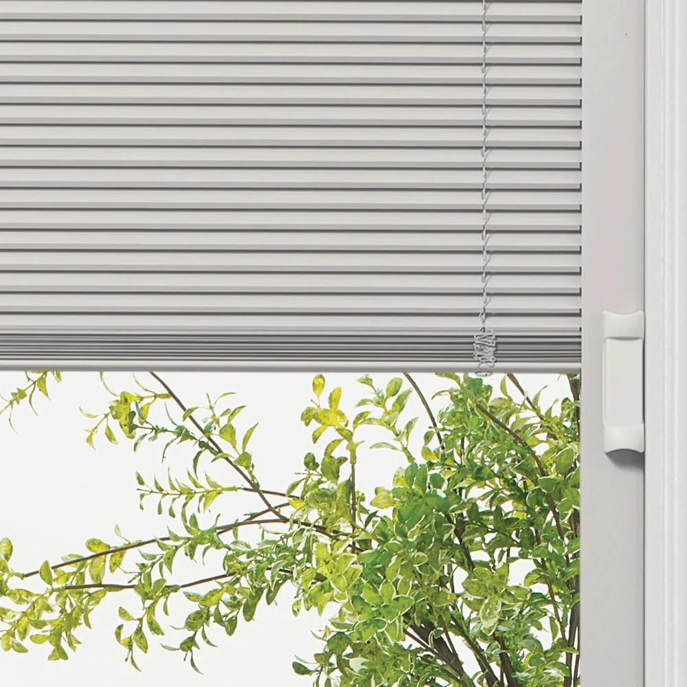 Masonite 36-in x 80-in Steel Half Lite Left-Hand Inswing Primed Prehung Single Front Door with Brickmould, Insulating Core, Blinds Between Glass - Image 3