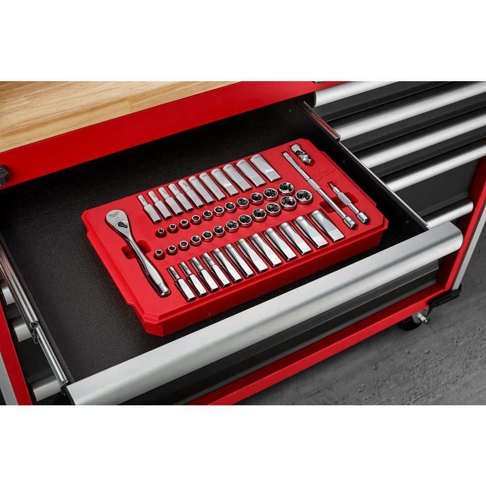 Milwaukee 1/4 in. Drive SAE/Metric Ratchet & Socket Mechanics Tool Set with 3 in. Stubby Ratchet, 51-Piece - Image 7