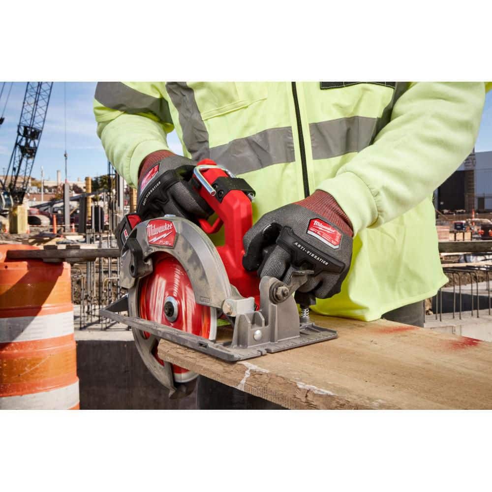 Milwaukee Large Anti‑Vibration Cut Level 4 High‑Dexterity Nitrile Dipped Gloves - Image 7