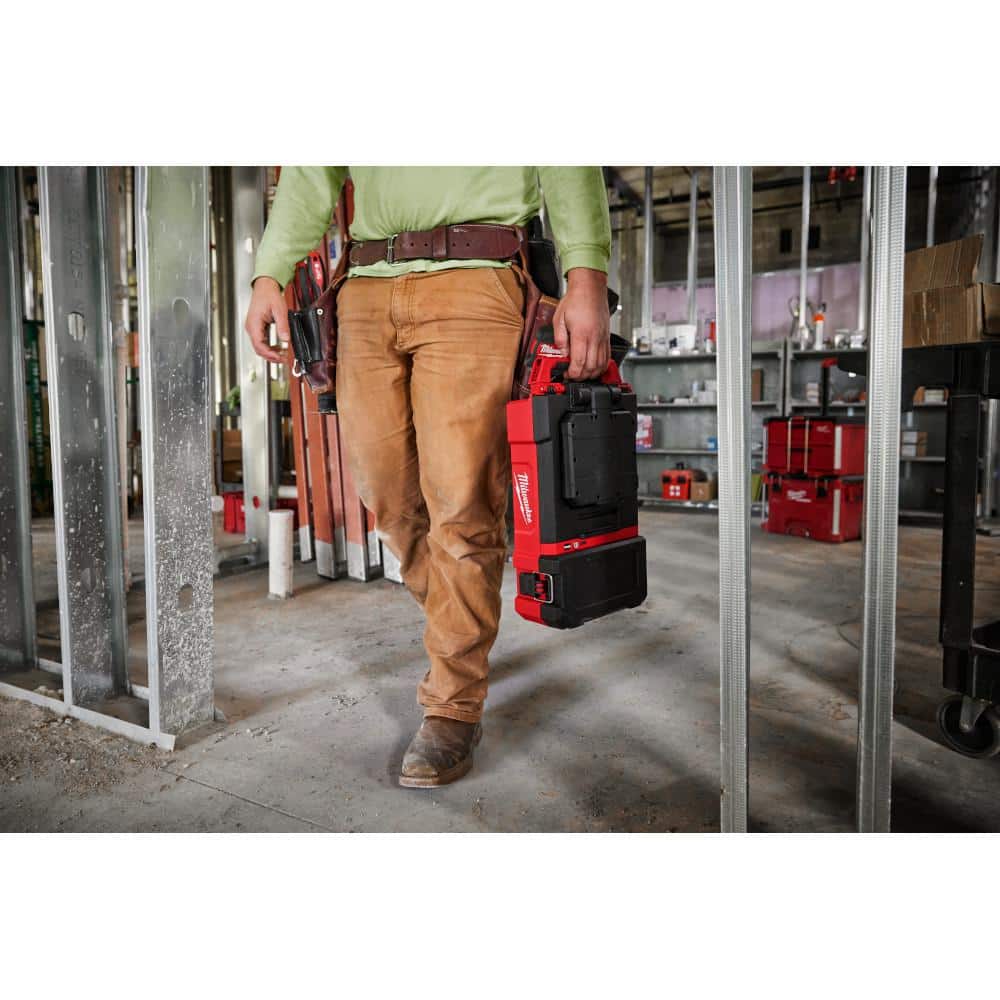 Milwaukee M12 12V Cordless PACKOUT Flood Light w/ USB Charging, 1,400 Lumens (Tool-Only) - Image 6