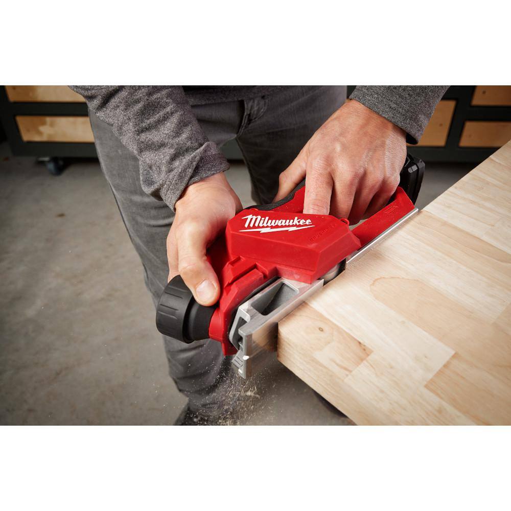 Milwaukee M12 12V Lithium‑Ion Brushless Cordless 2 in. Planer with M12 2‑Tool Combo Kit - Image 6