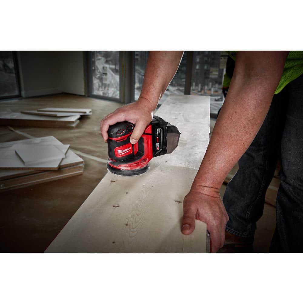 Milwaukee M18 18V Lithium‑Ion Cordless 6‑1/2 in. Circular Saw with M18 5 in. Random Orbit Sander - Image 6