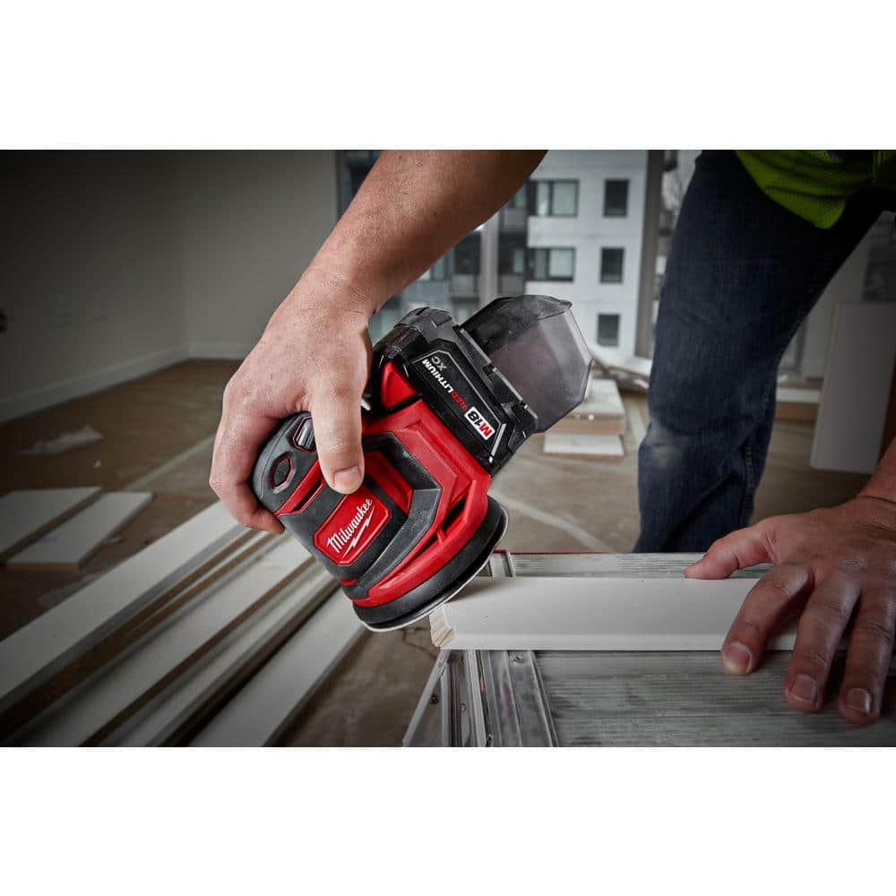 Milwaukee M18 18V Lithium‑Ion Cordless 6‑1/2 in. Circular Saw with M18 5 in. Random Orbit Sander - Image 7
