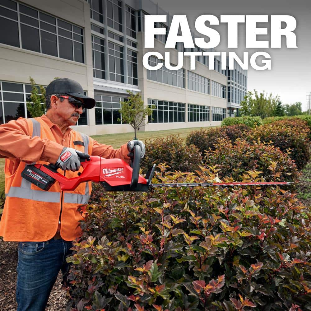 Milwaukee M18 FUEL 24" Cordless Hedge Trimmer Kit with 8.0 Ah FORGE Battery & Rapid Charger, 3033-21 - Image 8