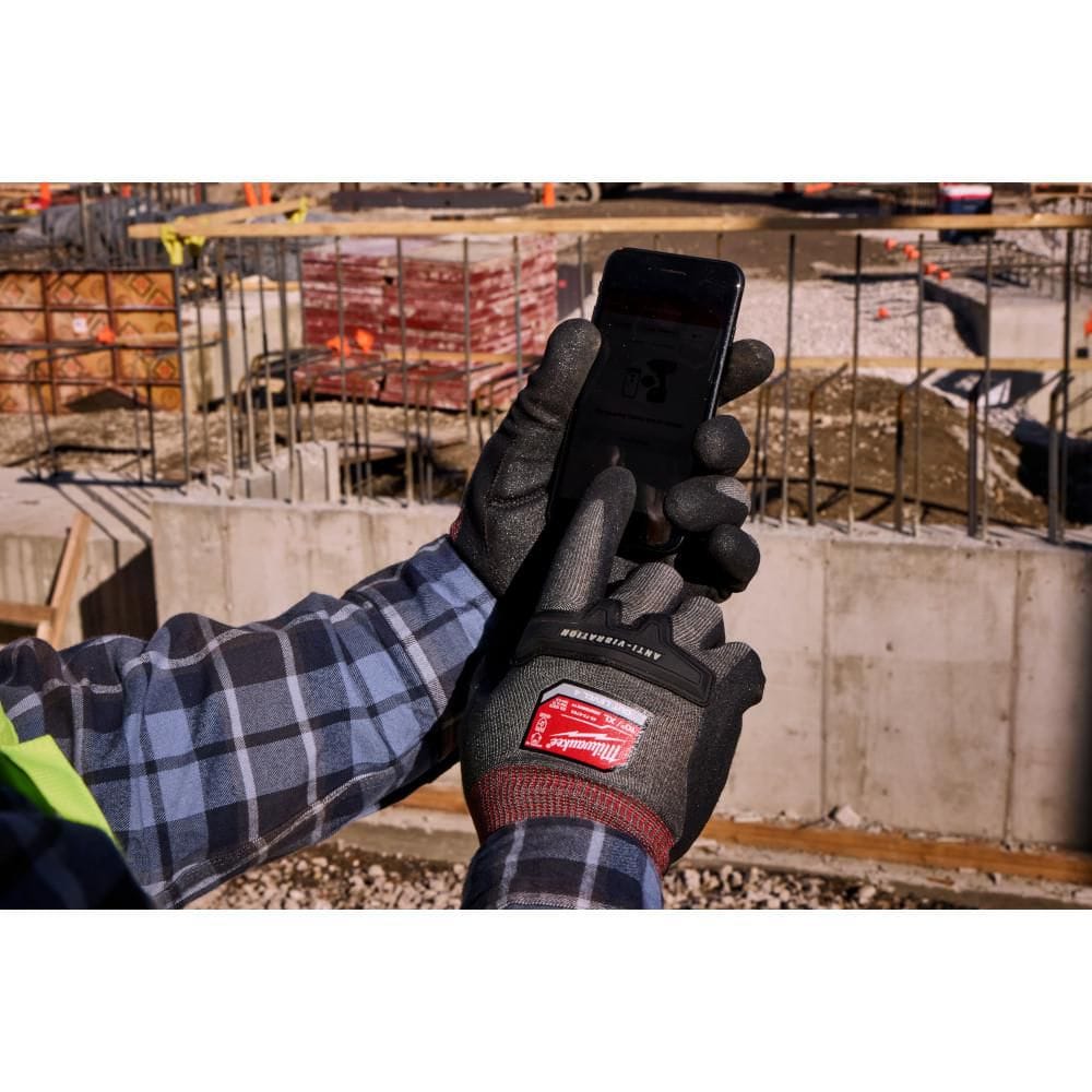 Milwaukee Medium Anti-Vibration Cut Level 4 High Dexterity Nitrile Dipped Gloves - Image 6